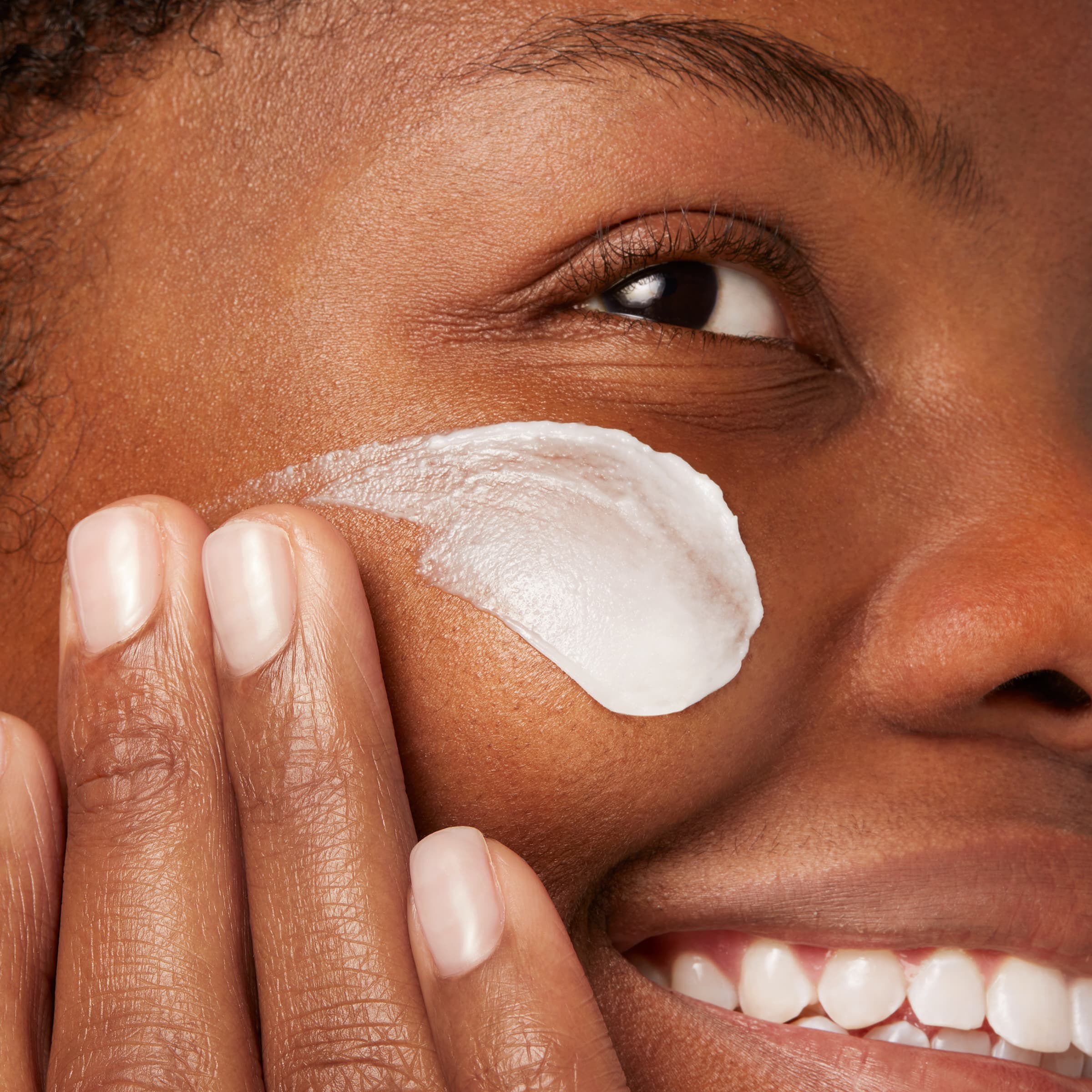 ماسك الترطيب الليلي ألترا فيشال مع ١٠.٥٪ سكوالين