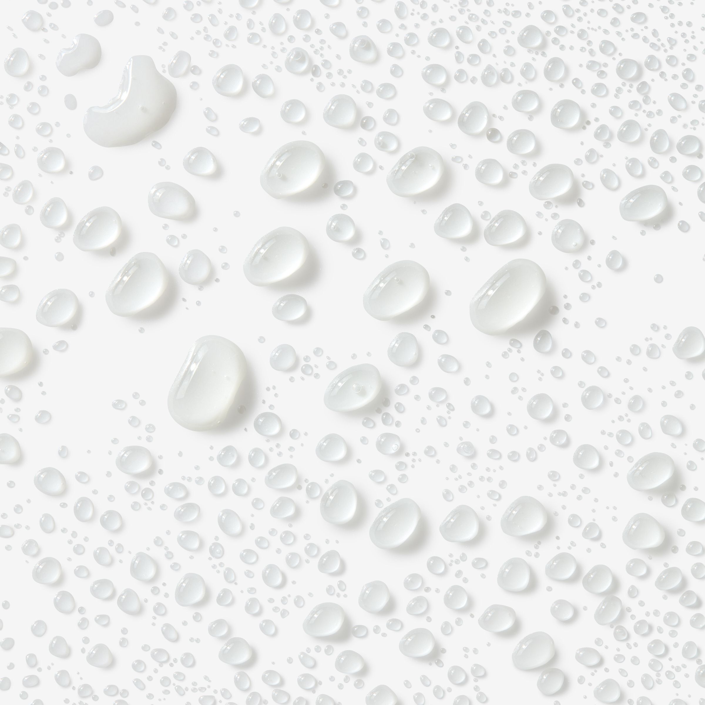 مُركَّز مُنعِّم غني بالزيت يُترك على الشعر