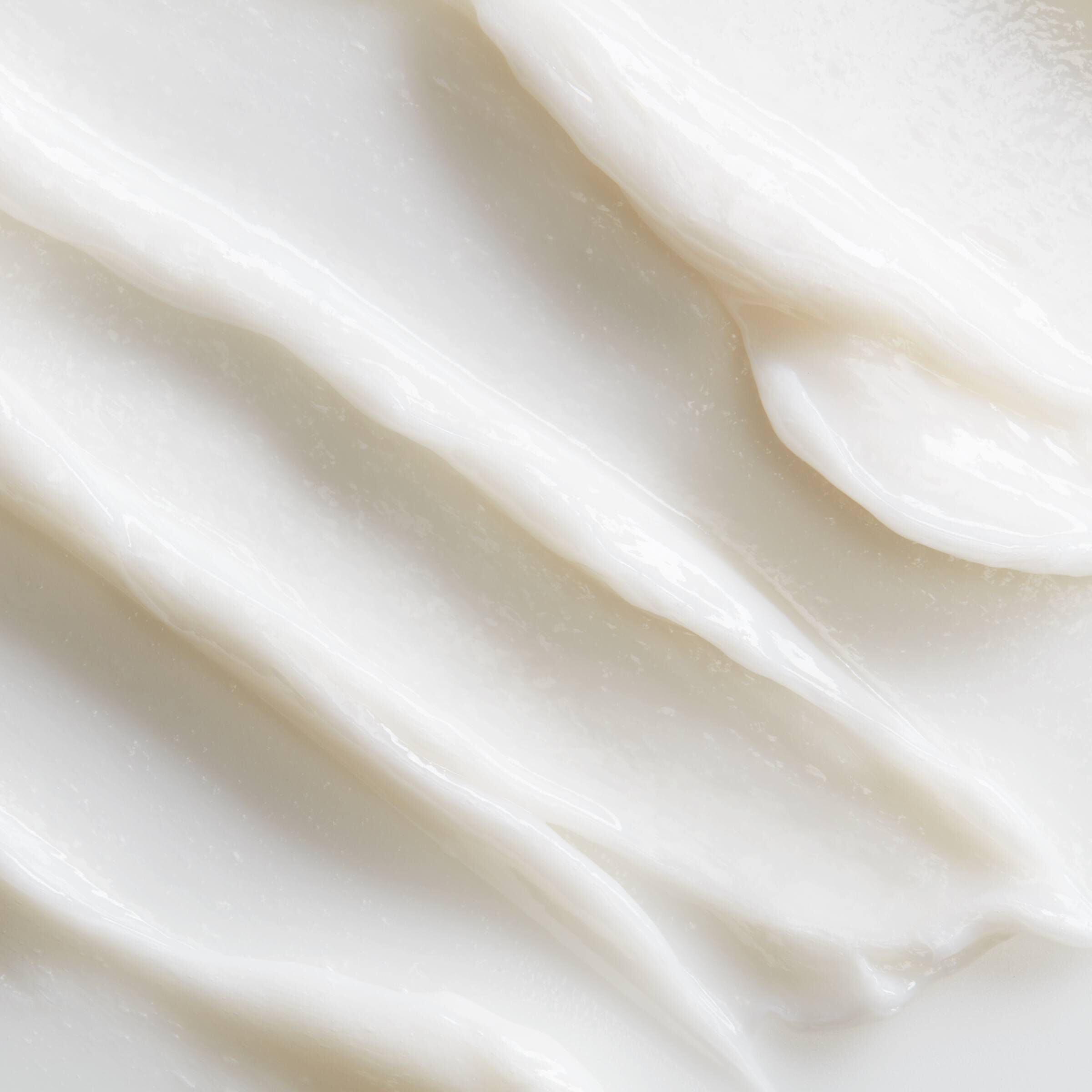 بلسم غني بالزيوت لتنعيم الشعر